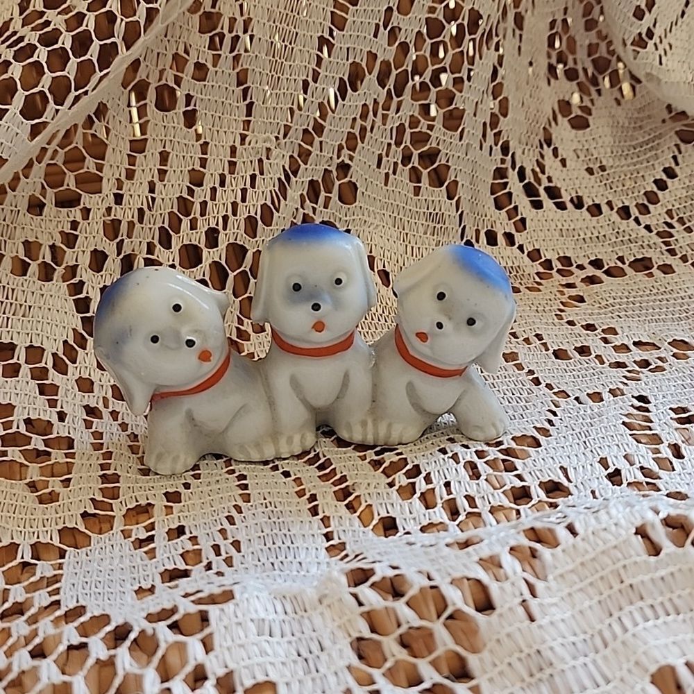 Vintage Trio Of Dogs Japan